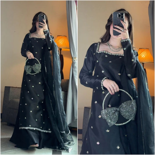 FS-BLACK LADY UNSTITCH