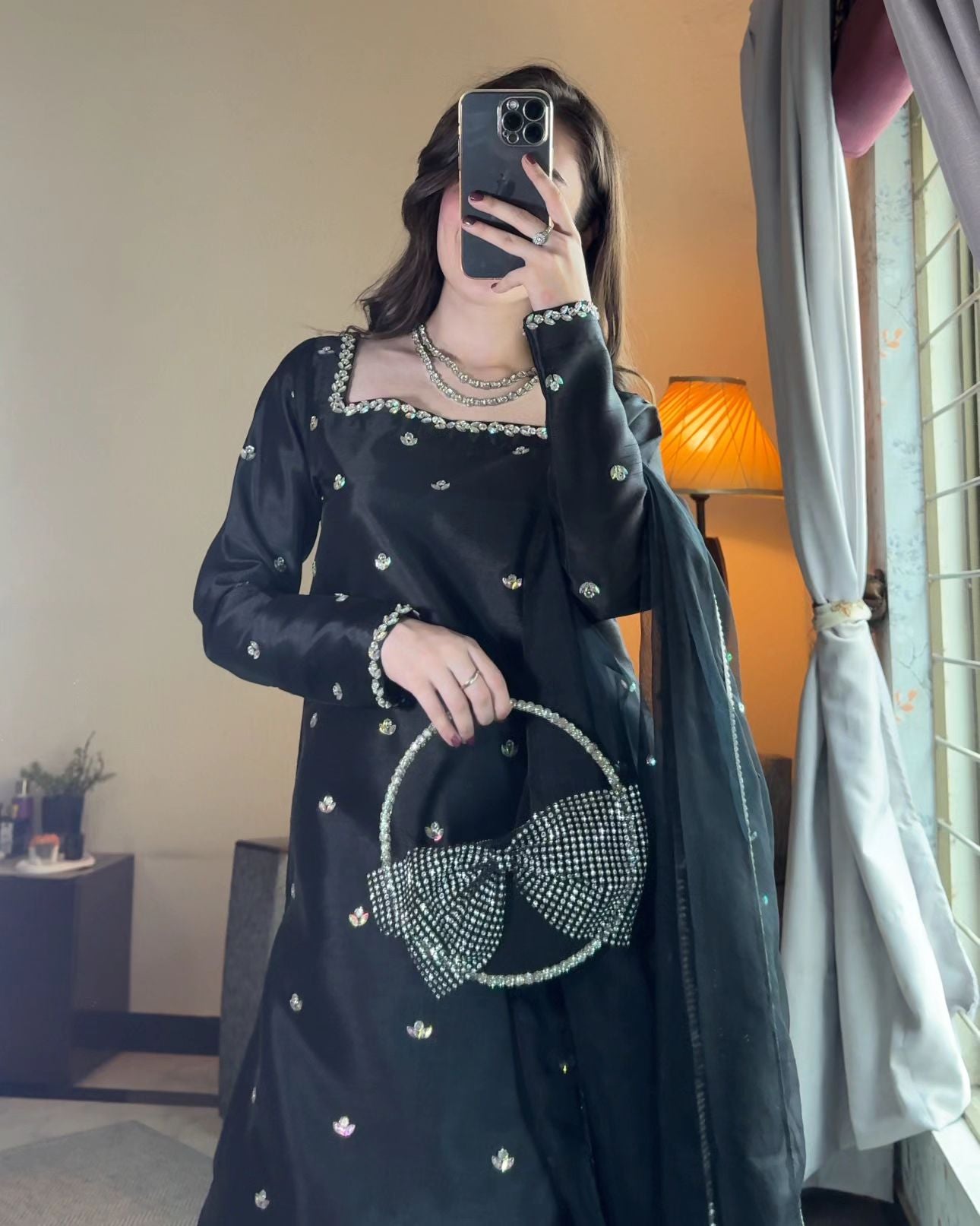 FS-BLACK LADY STITCH